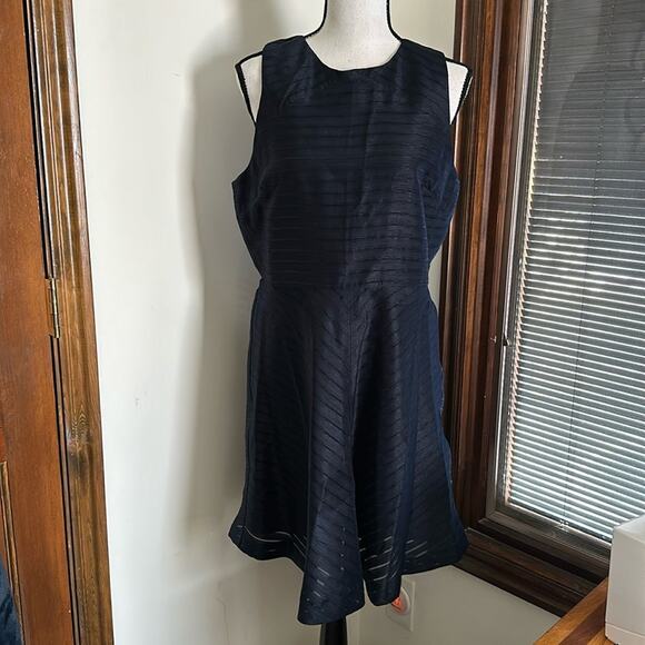 Banana Republic | Maritime Cocktail Dress Size 12P NWT - Picture 3 of 14